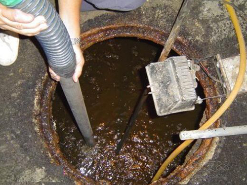 吉木萨尔隔油池清理