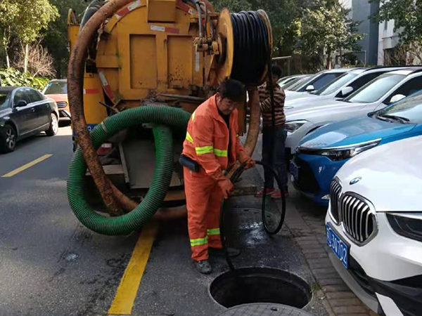 吉木萨尔排污管道清淤